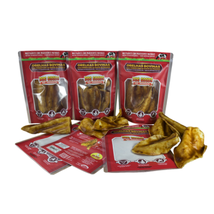 Orelha Bovina com Cobertura de Pasta de Frango. Cartela com 4 unidades